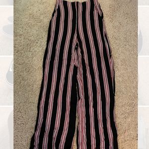Forever 21 Women’s black white and red flowy pants